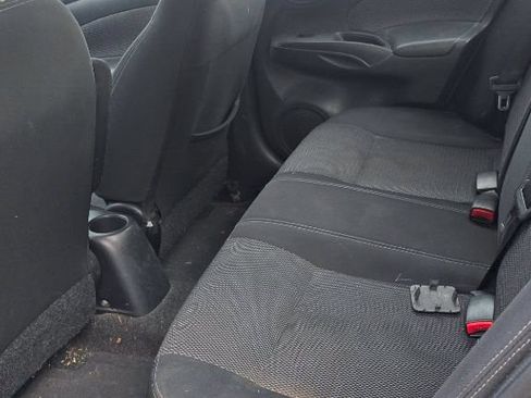 Used 2014 Nissan Versa SV FWD image 20