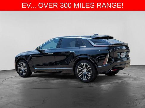 Used 2024 Cadillac Lyriq Luxury w/ LPO, Floor Liner Package AWD/4WD image 5