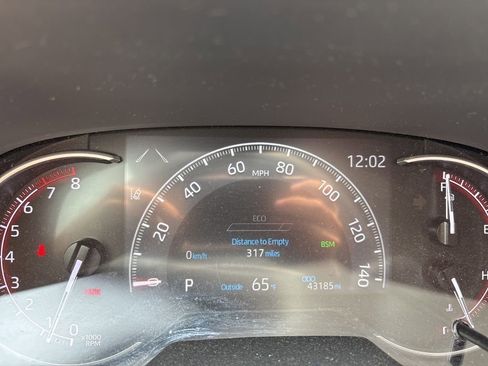 Used 2023 Toyota RAV4 XLE Premium FWD image 8