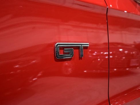 Used 2010 Ford Mustang GT image 7