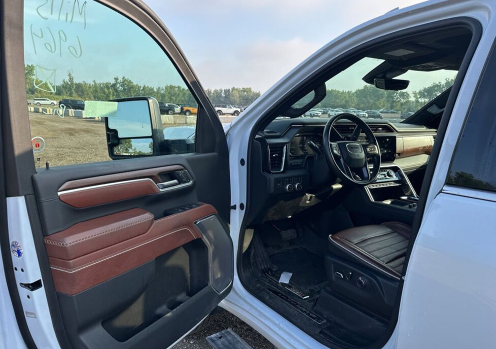 Used 2026 GMC Sierra 3500 Denali Ultimate AWD/4WD image 12
