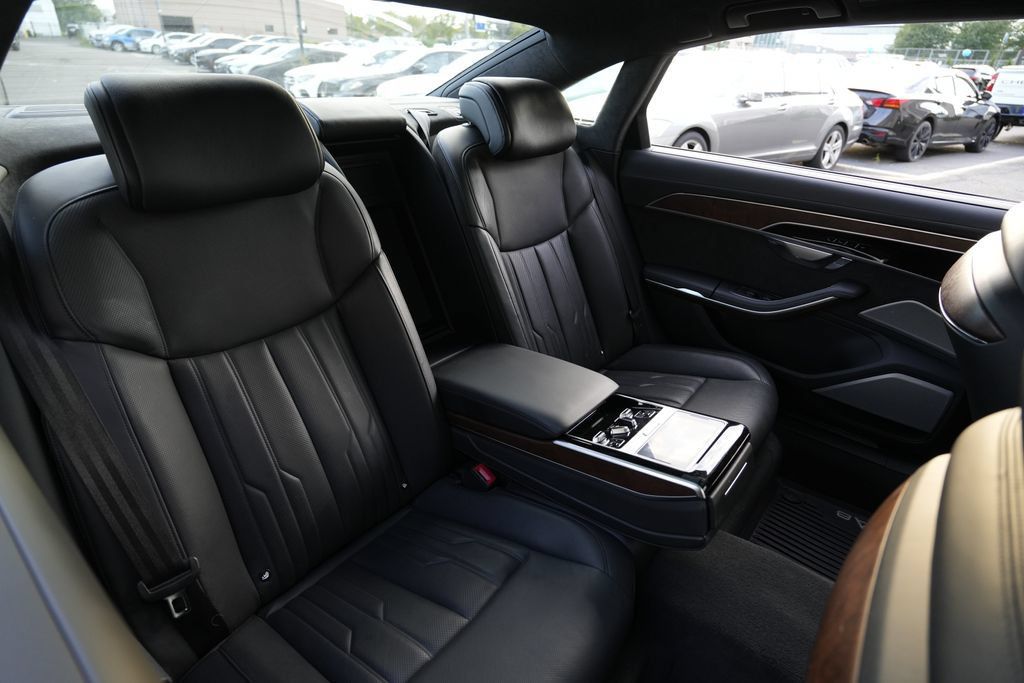 Used 2021 Audi A8 L 4.0T AWD/4WD image 34