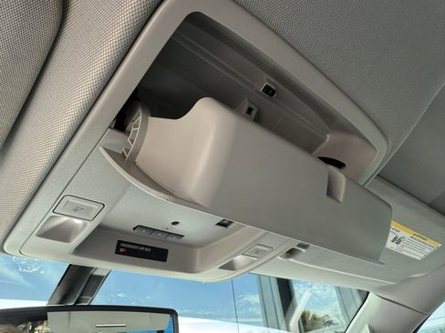 Certified 2018 Chevrolet Silverado 1500 LT w/ Texas Edition image 24