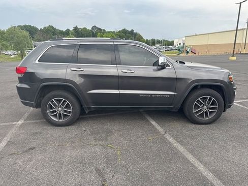 Used 2017 Jeep Grand Cherokee Limited w/ Luxury Group II AWD/4WD image 5