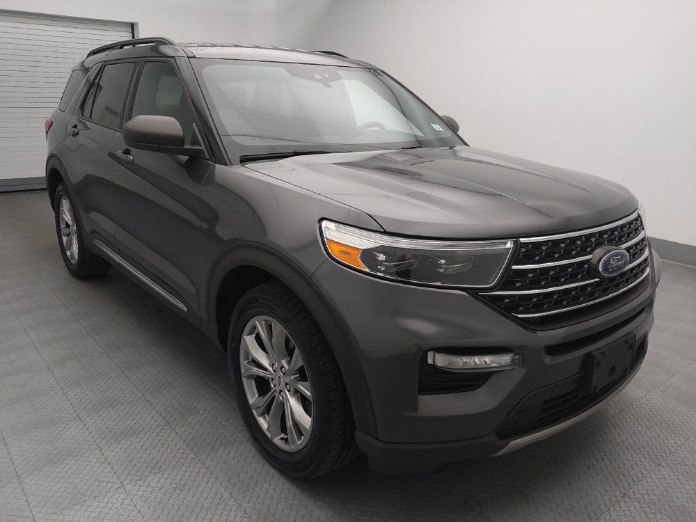 Used 2020 Ford Explorer XLT w/ Equipment Group 202A AWD/4WD image 13