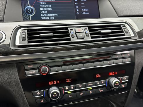 Used 2011 BMW 750i image 17