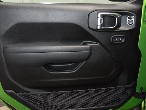 Used 2025 Jeep Wrangler Sport image 43