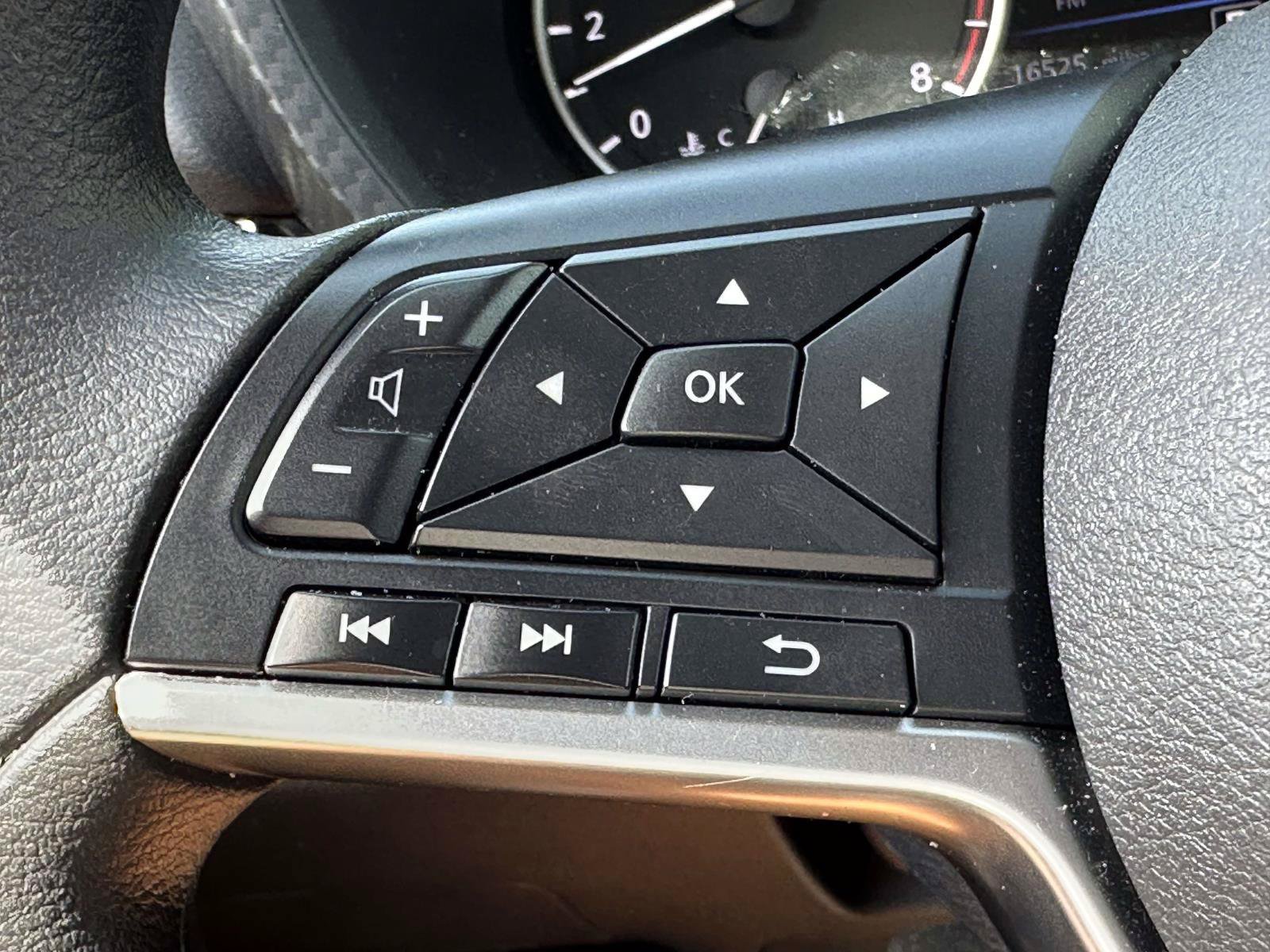 Certified 2023 Nissan Sentra SV FWD image 29