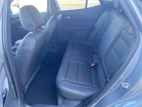 Used 2024 Chevrolet Trax RS w/ Sunroof Package image 23