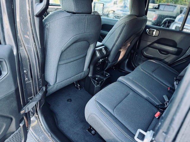 New 2025 Jeep Wrangler Unlimited Sahara AWD/4WD image 17