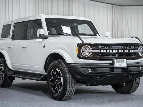 Used 2025 Ford Bronco Outer Banks image 1