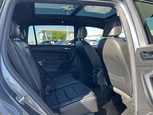 Used 2021 Volkswagen Tiguan SEL Premium R-Line image 33