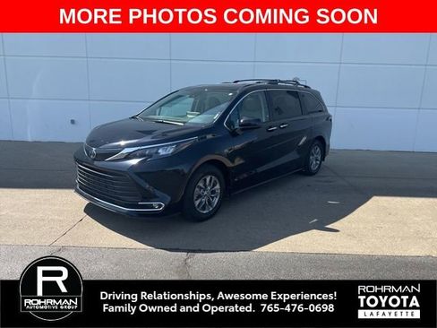 Used 2024 Toyota Sienna XLE w/ XLE Plus Package AWD/4WD image 1