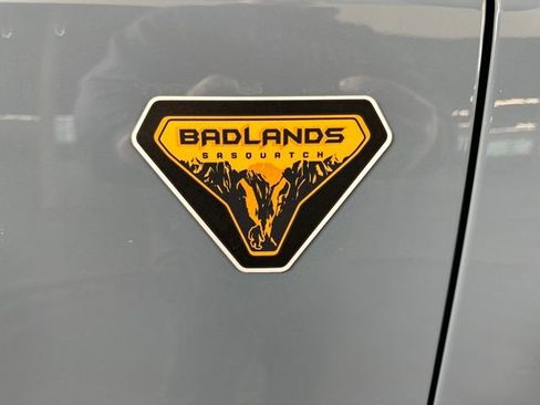 Used 2022 Ford Bronco Badlands w/ Sasquatch Package image 11