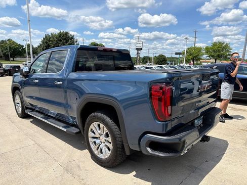 Used 2025 GMC Sierra 1500 Denali w/ Technology Package AWD/4WD image 4
