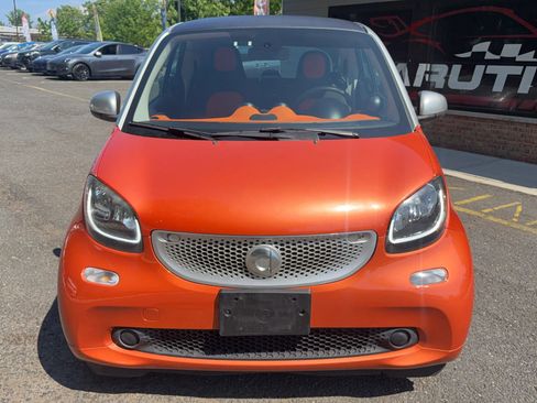 Used 2016 smart fortwo passion RWD image 3