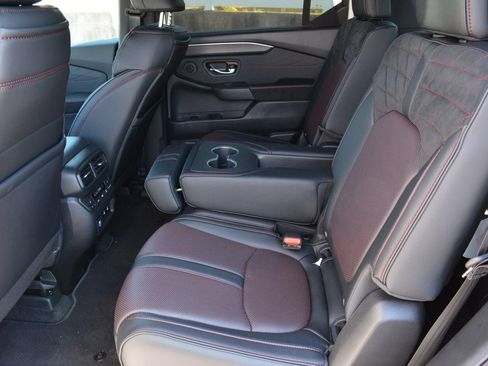 Used 2026 Honda Pilot Black Edition image 15