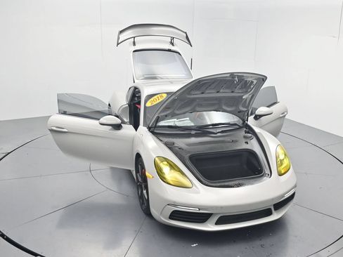 Used 2018 Porsche 718 Cayman S RWD image 48