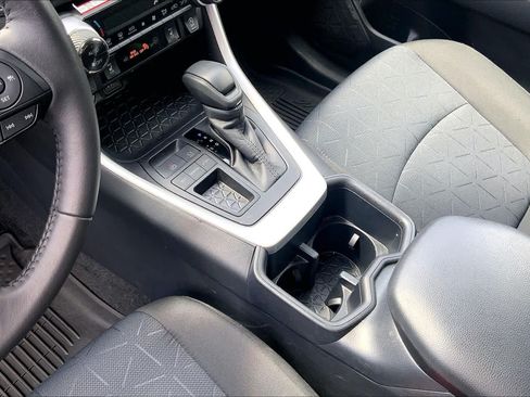 Used 2025 Toyota RAV4 XLE w/ Convenience Package FWD image 16