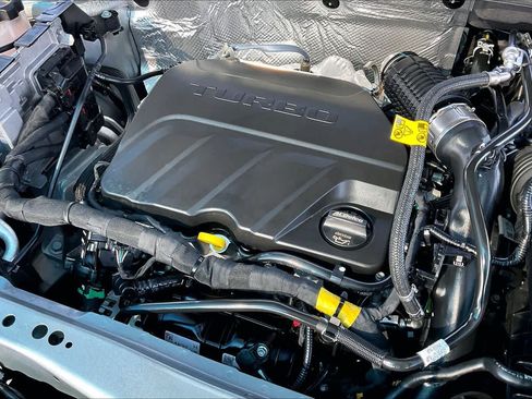 Used 2026 Chevrolet Trax RS w/ Sunroof Package FWD image 30