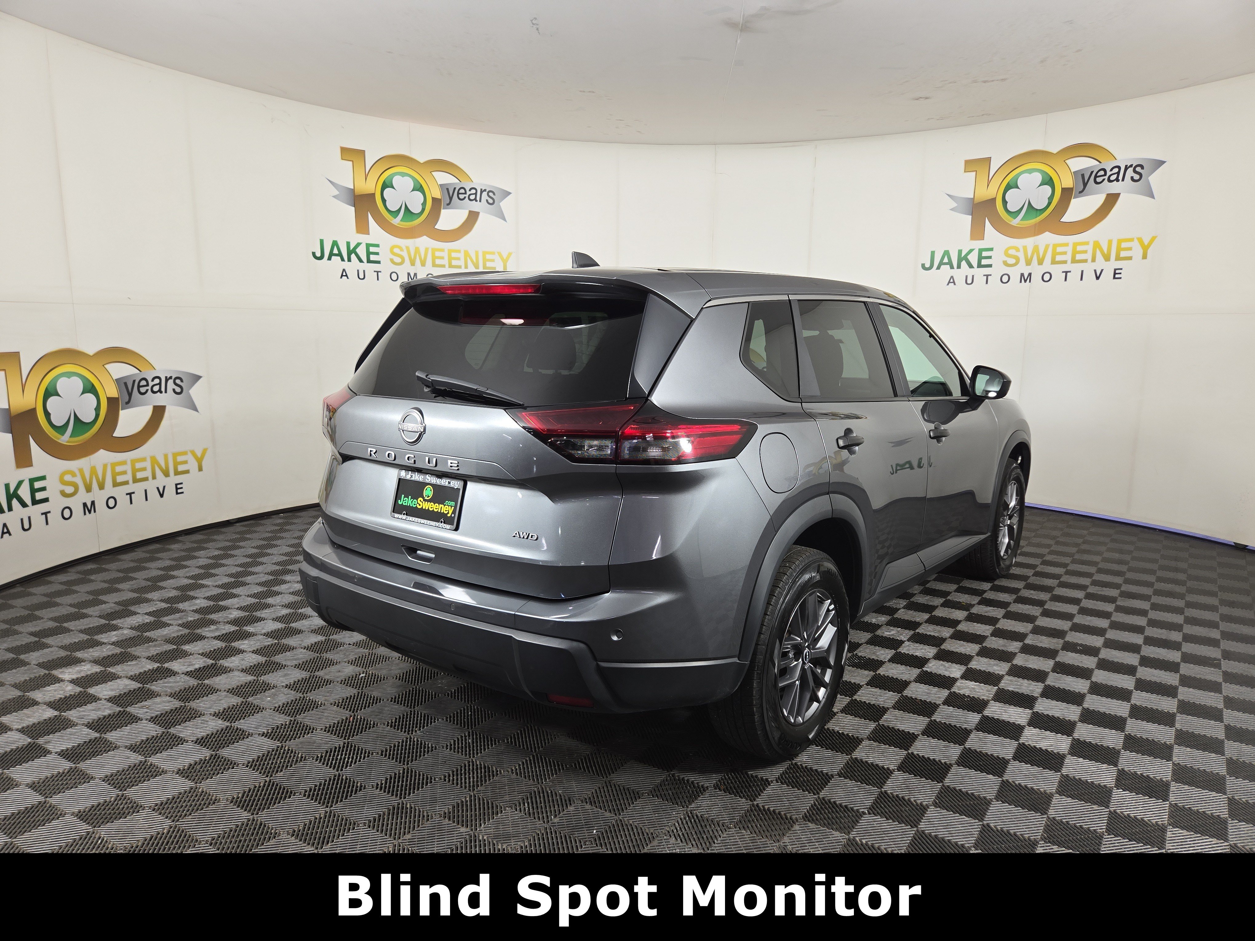 Used 2024 Nissan Rogue S AWD/4WD image 9