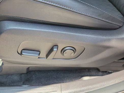 Used 2024 Kia Carnival LX FWD image 21