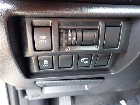 Used 2018 Subaru Crosstrek 2.0i Premium w/ Eyesight System AWD/4WD image 14