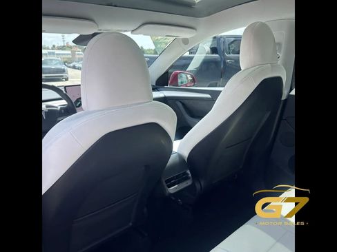 Used 2024 Tesla Model Y Long Range RWD image 11