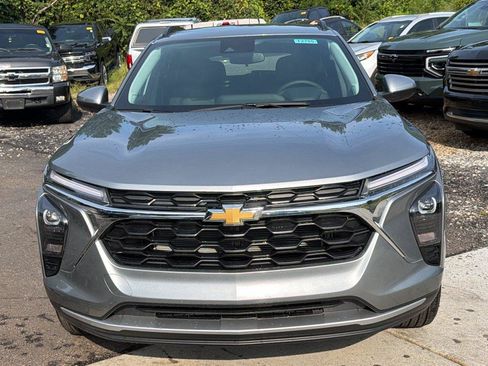 New 2026 Chevrolet Trax LT FWD image 2