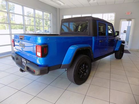 Used 2023 Jeep Gladiator Willys image 7