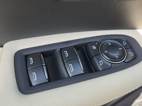 New 2025 Cadillac XT5 Sportv w/ Technology Package AWD/4WD image 12