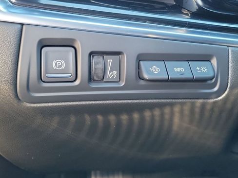 Used 2025 Cadillac XT6 Sport w/ Technology Package image 18