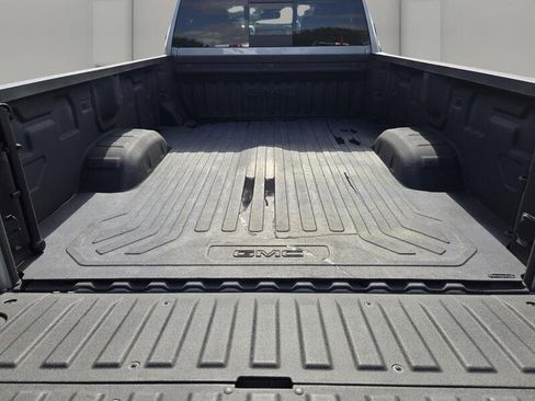 Used 2024 GMC Sierra 2500 SLT w/ SLT Premium Package AWD/4WD image 17