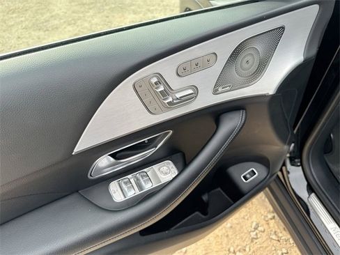 Used 2025 Mercedes-Benz GLS 450 4MATIC image 19