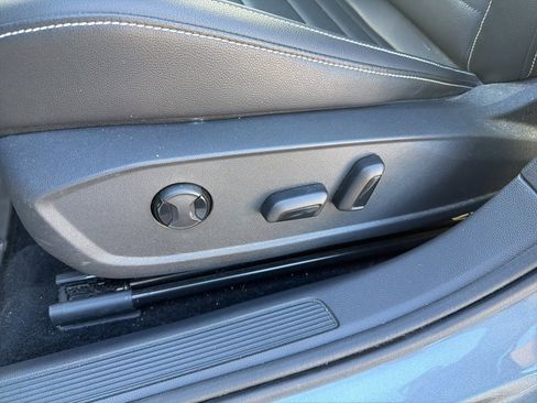 Used 2023 Volkswagen Jetta SE image 17