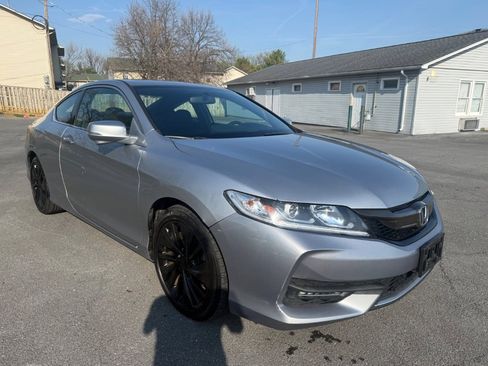 Used 2017 Honda Accord EX image 3