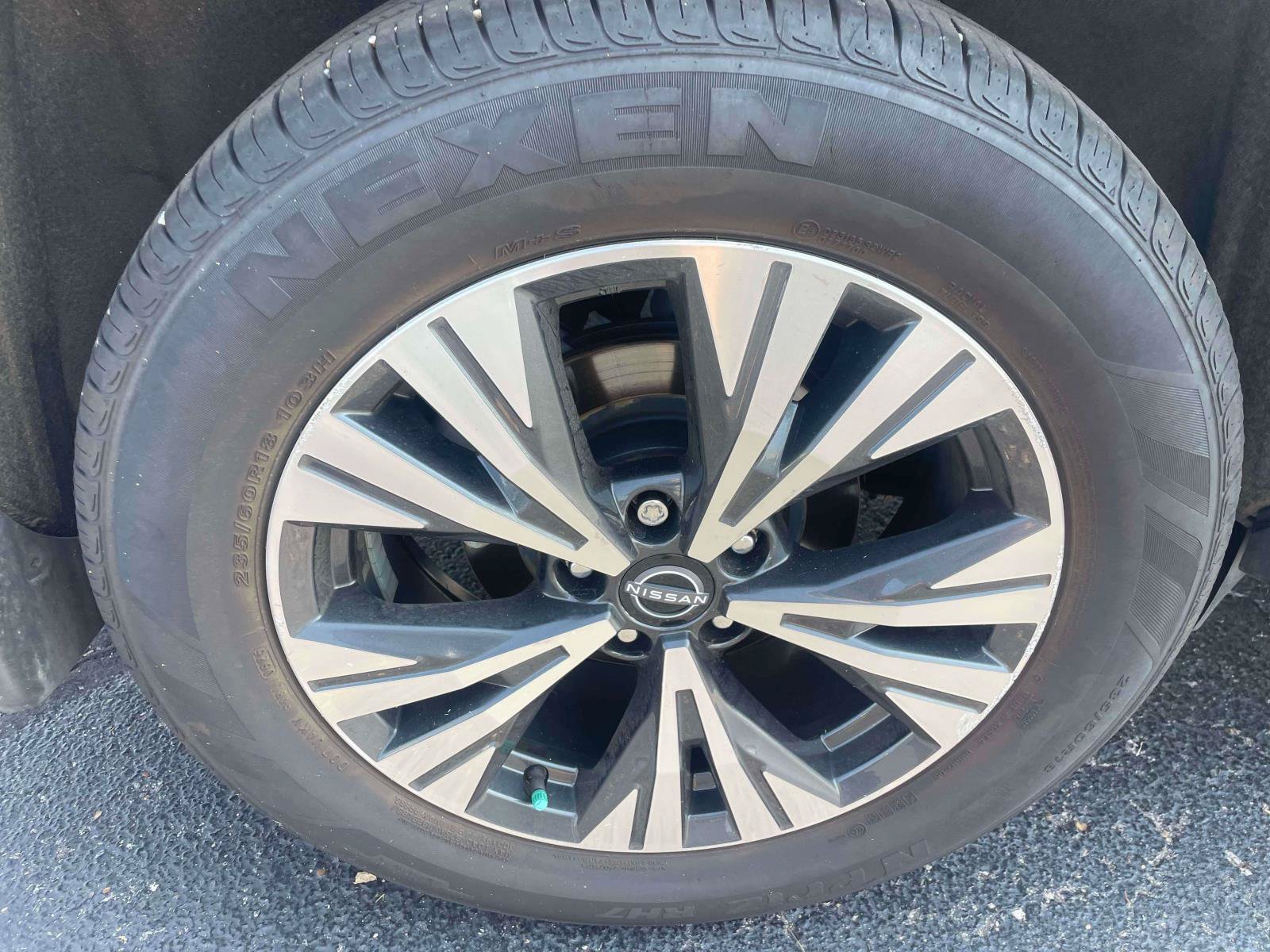 Used 2023 Nissan Rogue SV FWD image 10