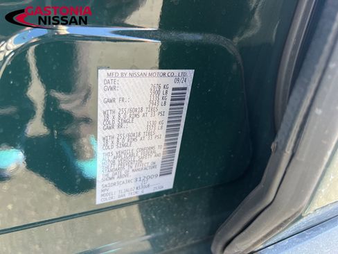 Used 2024 Nissan Pathfinder SL image 17