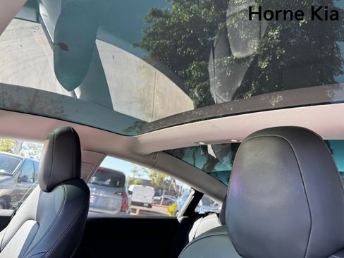 Used 2018 Tesla Model 3 Long Range image 23