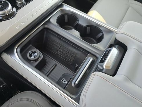 New 2025 Ford Expedition Max Active image 18