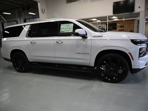 New 2026 Chevrolet Suburban High Country AWD/4WD image 8