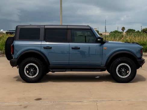Used 2024 Ford Bronco Badlands AWD/4WD image 3