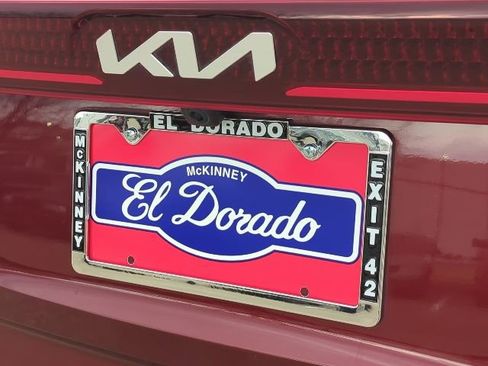 Used 2024 Kia Carnival EX image 31