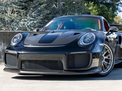 Used 2018 Porsche 911 GT2 RS image 7