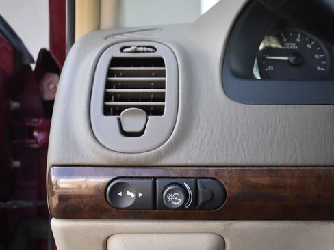 Used 2005 Chevrolet Malibu LS image 18