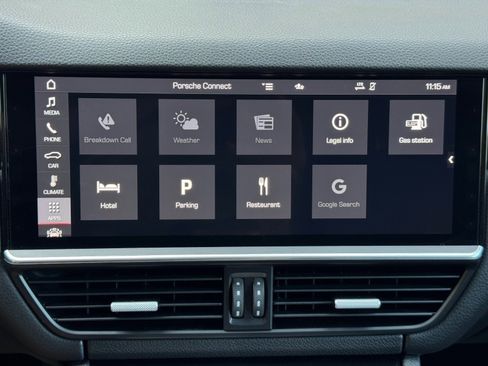 Used 2020 Porsche Cayenne image 27