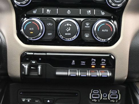 Used 2019 RAM 1500 Laramie AWD/4WD image 21