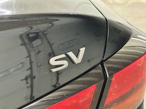 Used 2024 Nissan Altima 2.5 SV FWD image 18