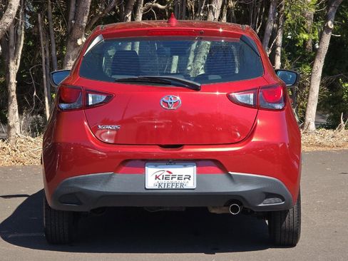 Used 2020 Toyota Yaris LE FWD image 5