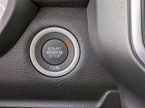 New 2026 RAM 1500 4x4 Crew Cab image 21